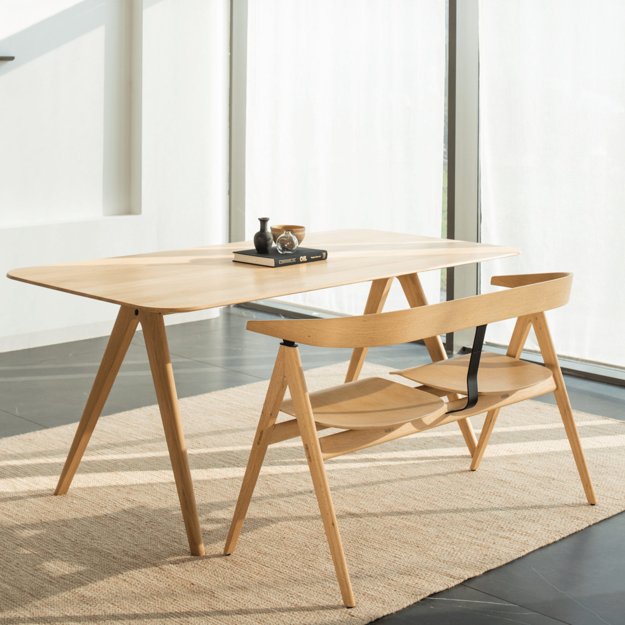 Ava-Bench-oak-white-lifestyle-HomeFurniture-ETUGENE