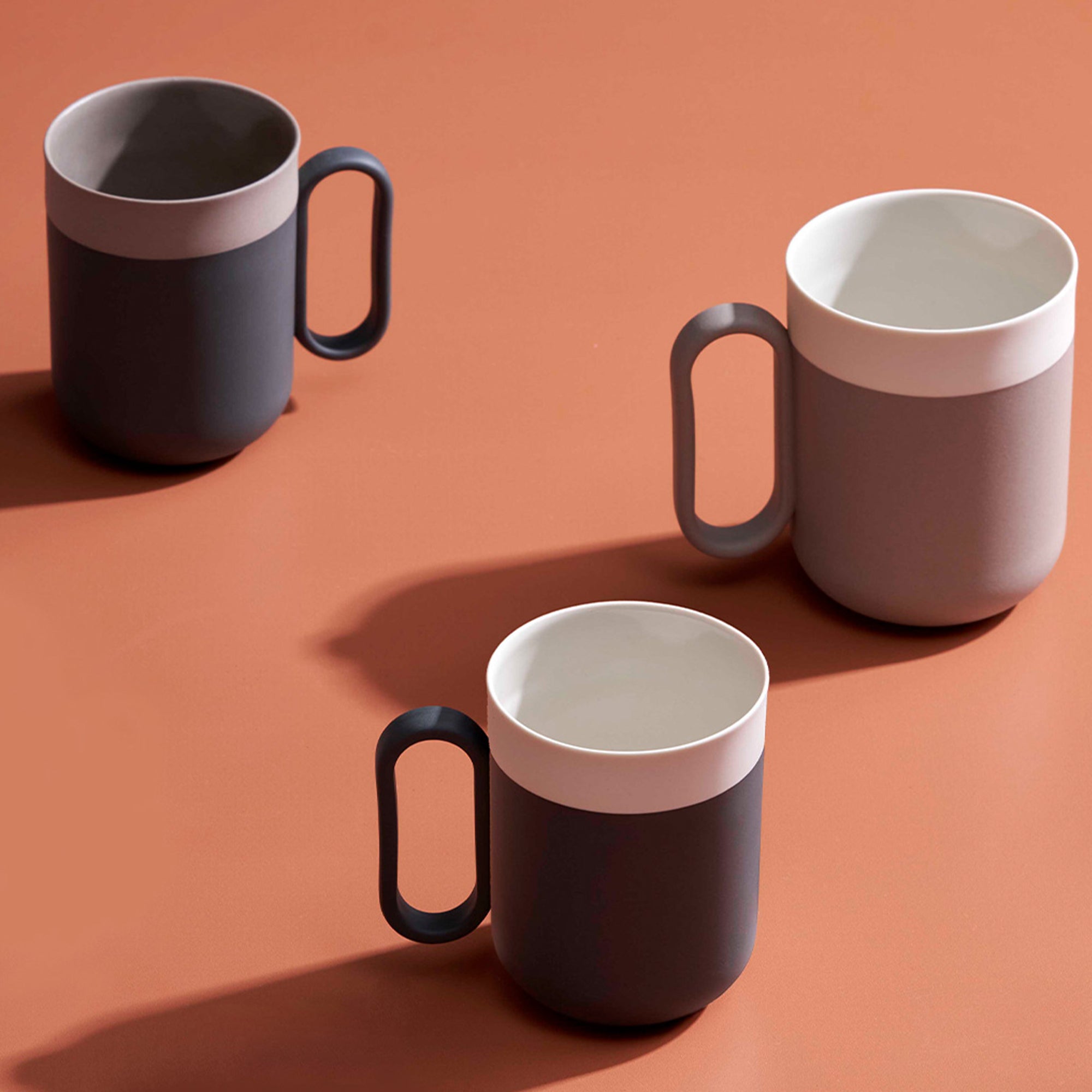 Capsule-Small-Mug-Set-Of-2-Black-Ivory-Porcelain-Handmade-Set-ETUGENE