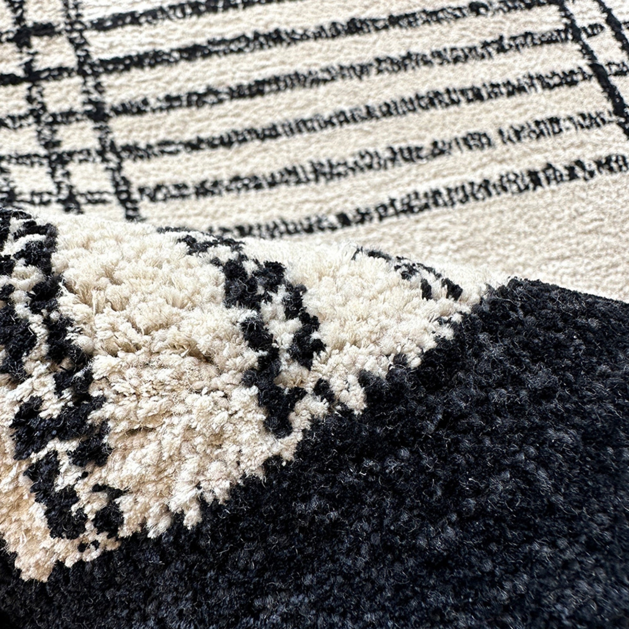 Handmade Wool Rug Tuft Weaving, Sustainable Contemporary Carpet, Black Lines, Irregular Shape, Custom Made On-Demand in Turkiye_ETUGENE_Karre-002-K-D-7-Tuft