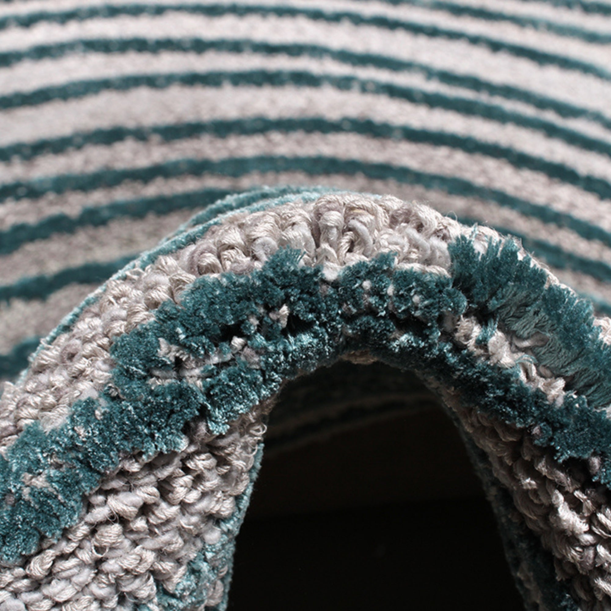 Handmade Wool Rug Tuft Weaving, Sustainable Contemporary Carpet, Bold Blue Rings, Round Shape, Custom Made On-Demand in Turkiye_ETUGENE_Helix-001-J-Tuft