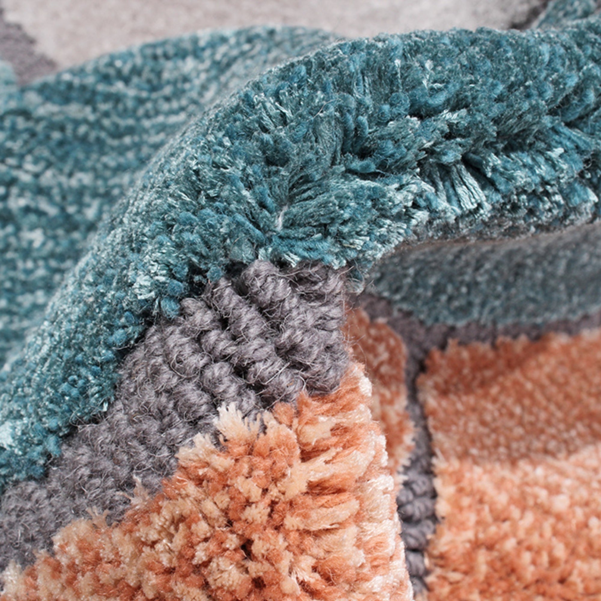 Handmade_Wool_Rug_Tuft_Weaving_Sustainable_Contemporary_Carpet_Cube_Design_Irregular_Shape_Custom_Made_On-Demand_in_Turkiye-ETUGENE_Geo-008-W-Tuft