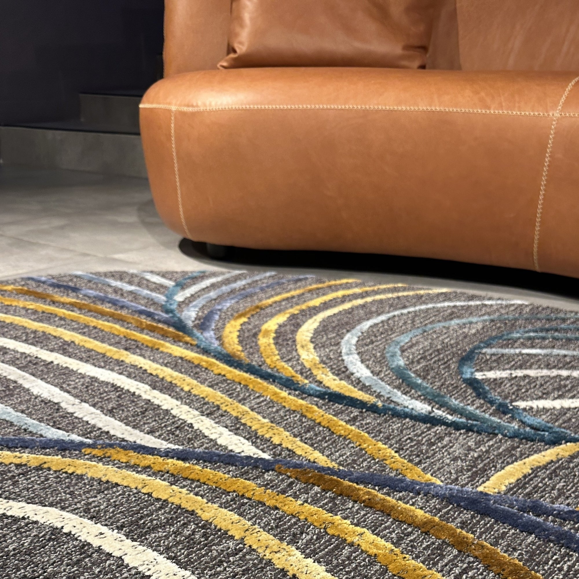 Handmade Wool Rug Tuft Weaving, Sustainable Contemporary Carpet, Flowing Curves, Round Shape, Custom Made On-Demand in Turkiye_ETUGENE_Helix-003-JX-Floor