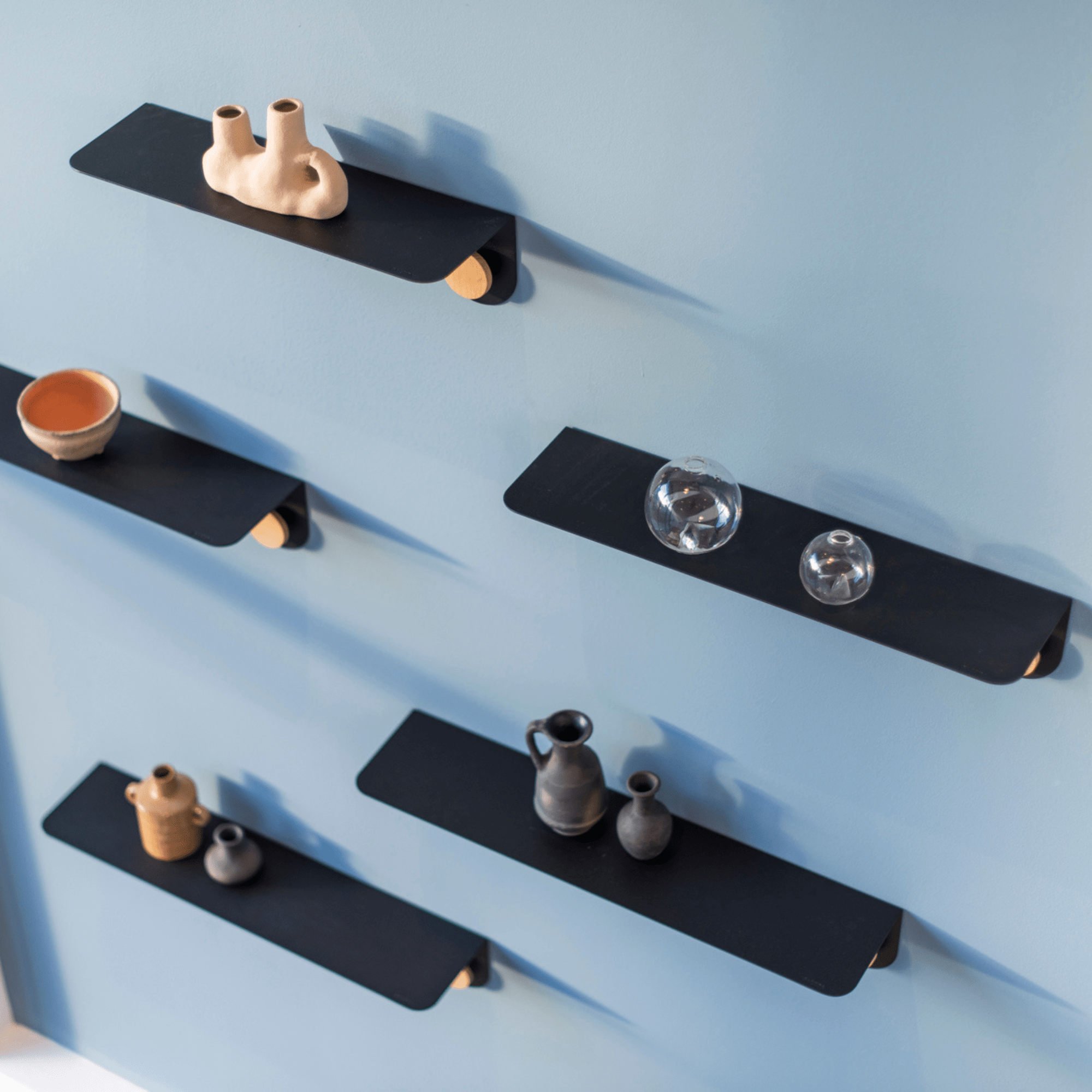 Hook-Wall-Shelf-Accessories-black-top-HomeFurniture-ETUGENE