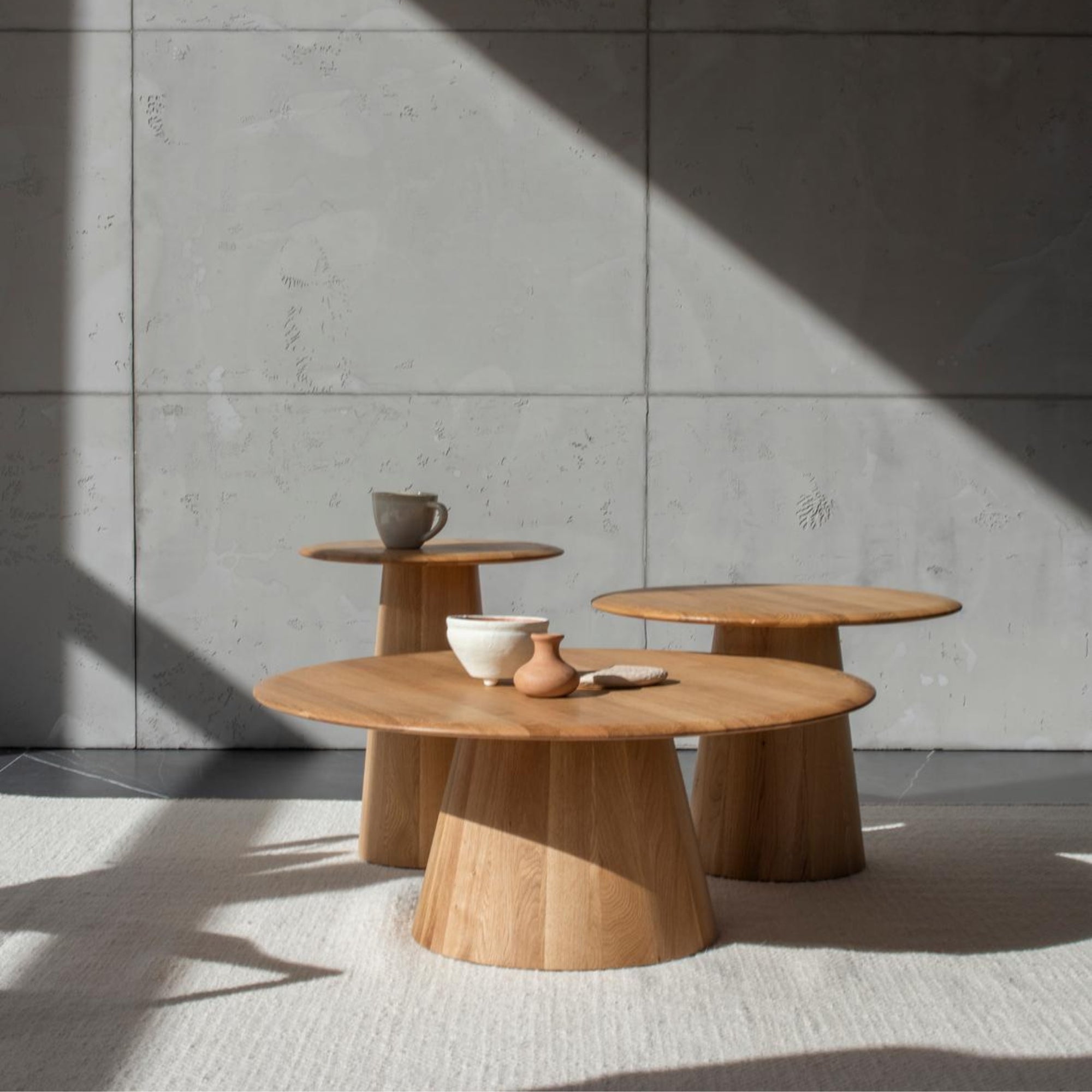 Side-Coffee-Table-Mushroom-Wood-Round-Table-LifeStyle-Modern-HomeFurniture-ETUGENE