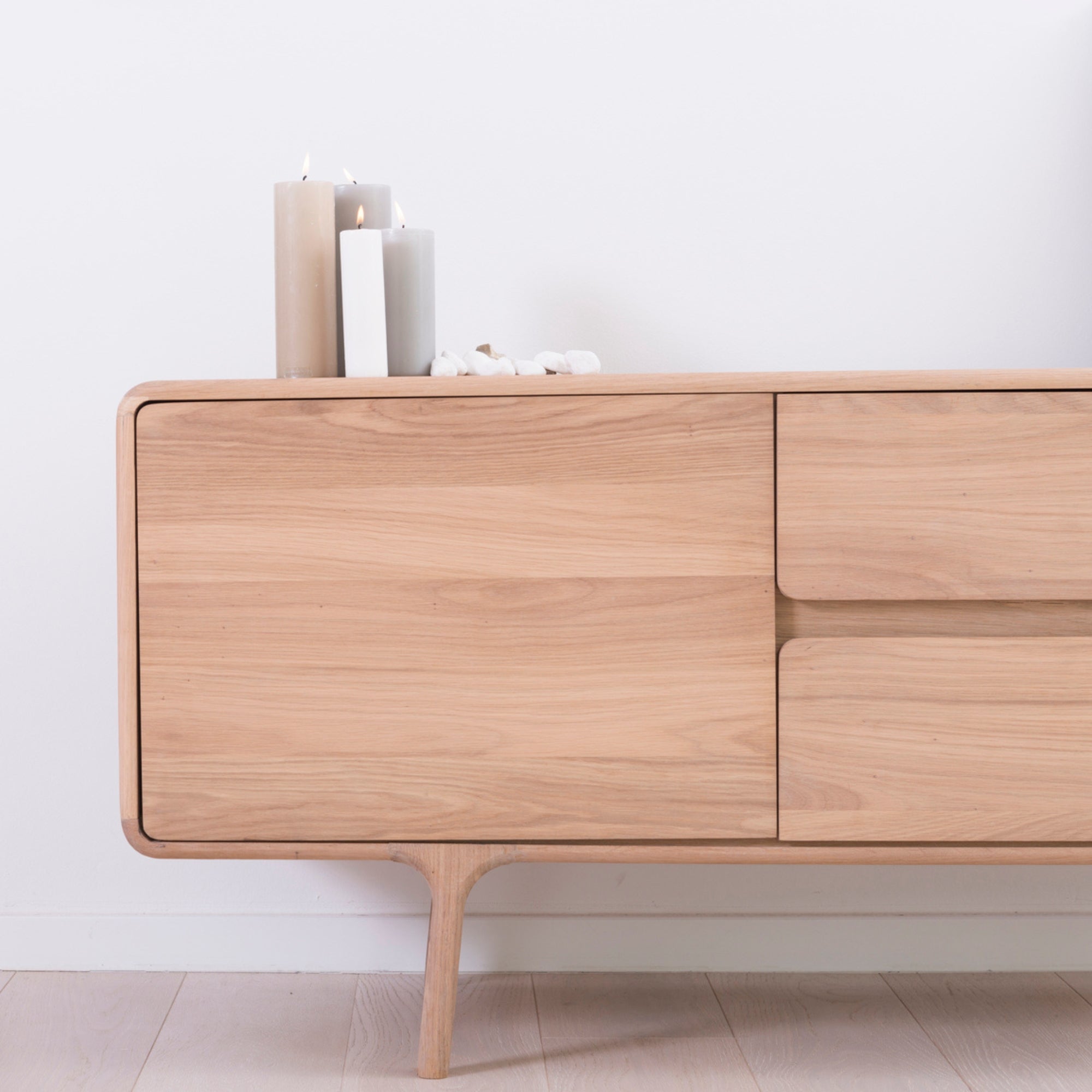 Sideboard-Fawn-180cm-Wood-Oak-Zoom-HomeFurniture-ETUGENE