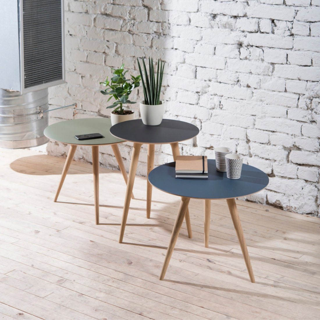 Arp-Side-Table-Solid-Wood-Linoleum-Set3-ETUGENE