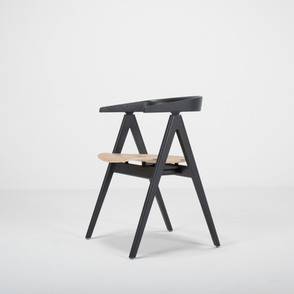 Ava-Chair-oak-lacquered-Black-white-front-DiningRoom-HomeFurniture-ETUGENE