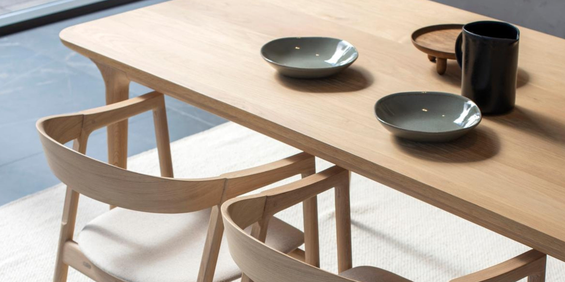 Difference-between-Walnut-Wood-Oak-Wood-Home-Furniture-ETUGENE