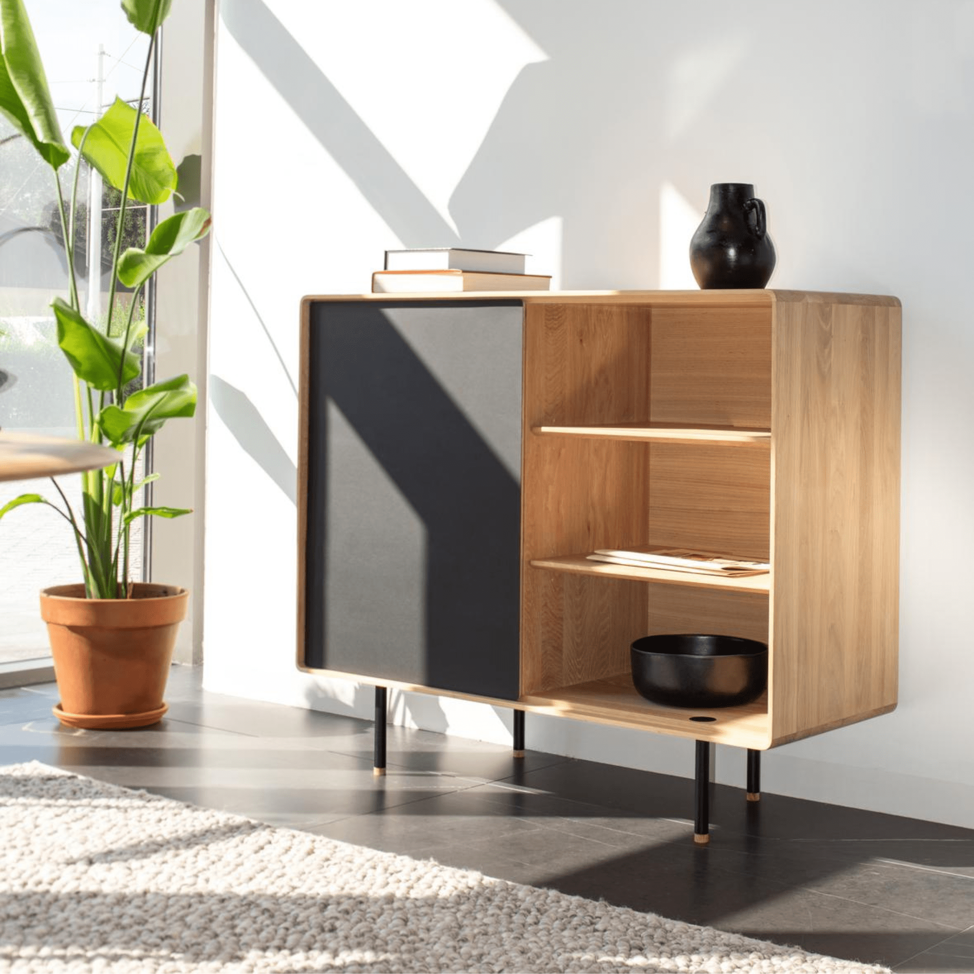 Fina-Cabinet-oak-natural-nero-DiningRoom-HomeFurniture-ETUGENE