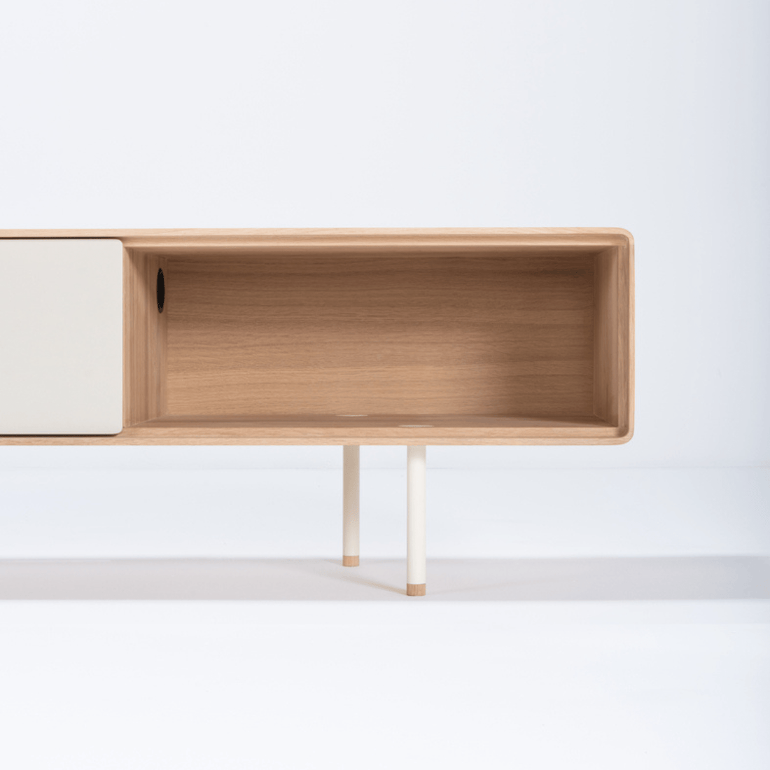 Fina-Lowboard-oak-natural-mushroom-200cm-side-HomeFurniture-ETUGENE