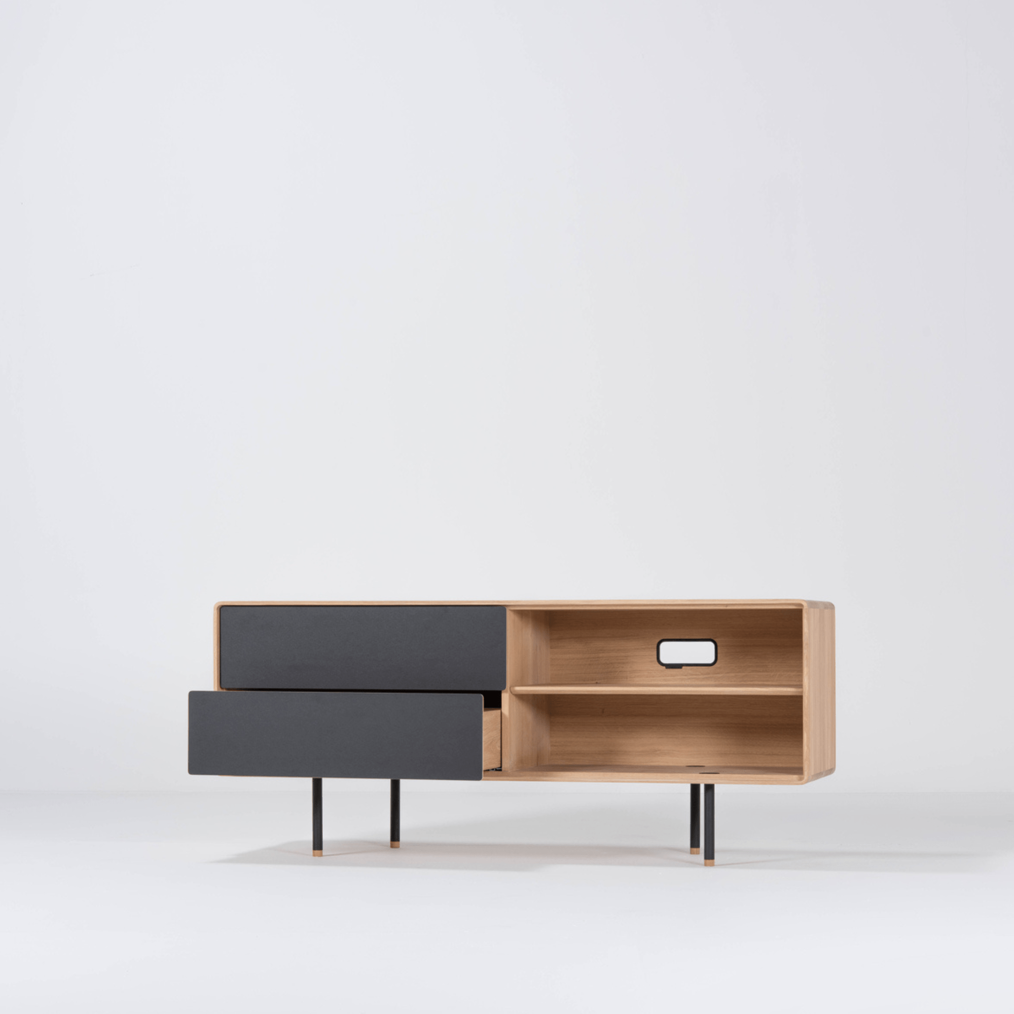 Fina-Sideboard-oak-natural-nero-150cm-opened-HomeFurniture-ETUGENE