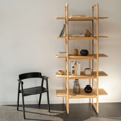 Flip-Chair-oak-lacquered-black-lifestyle-DiningRoom-HomeFurniture-ETUGENE