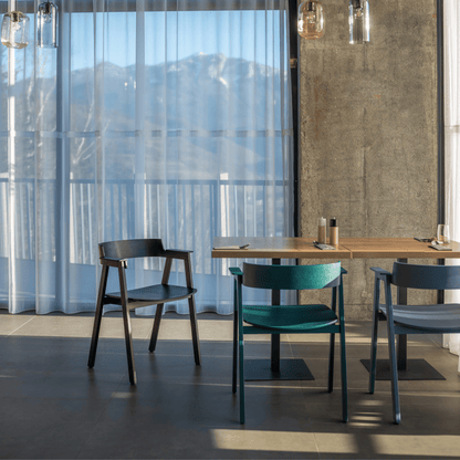 Flip-Chair-oak-lacquered-black-table-DiningRoom-HomeFurniture-ETUGENE