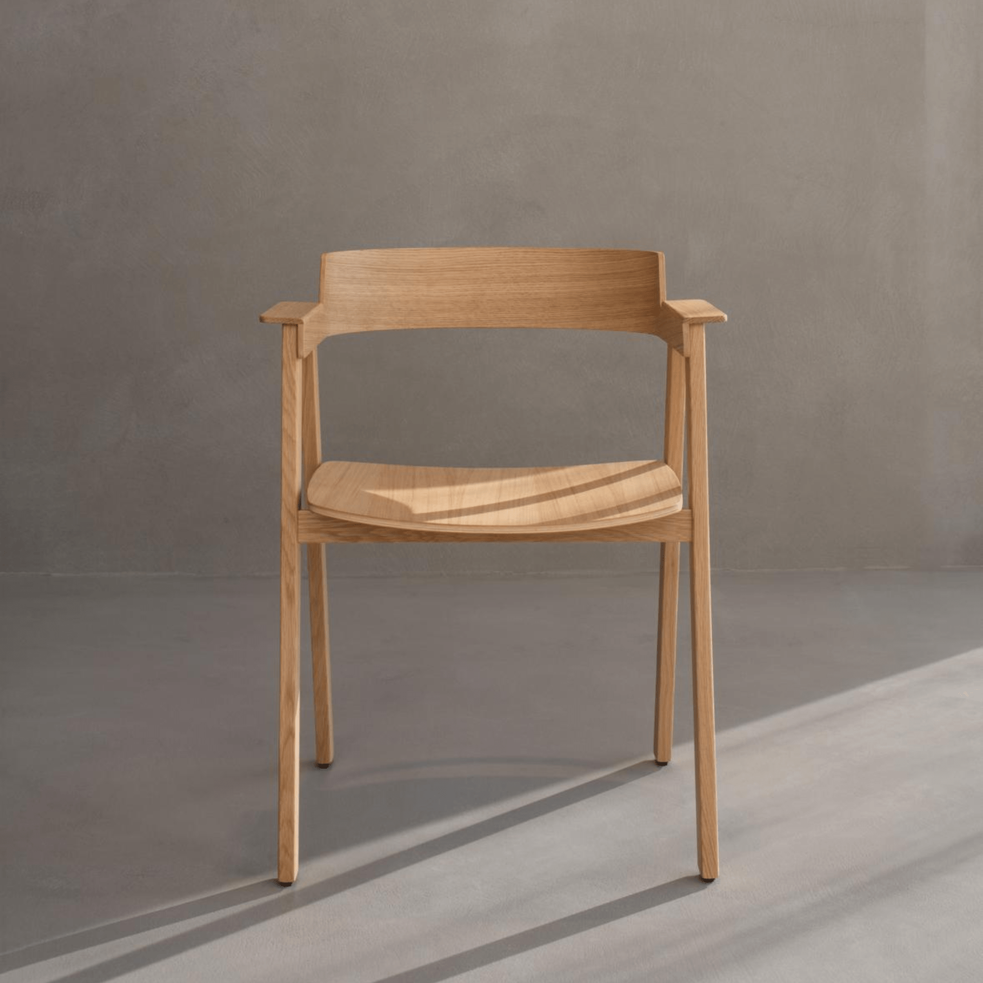 Flip-Chair-oak-lacquered-natural-front-DiningRoom-HomeFurniture-ETUGENE