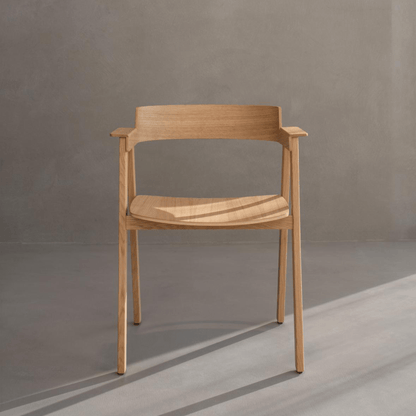 Flip-Chair-oak-lacquered-natural-front-DiningRoom-HomeFurniture-ETUGENE