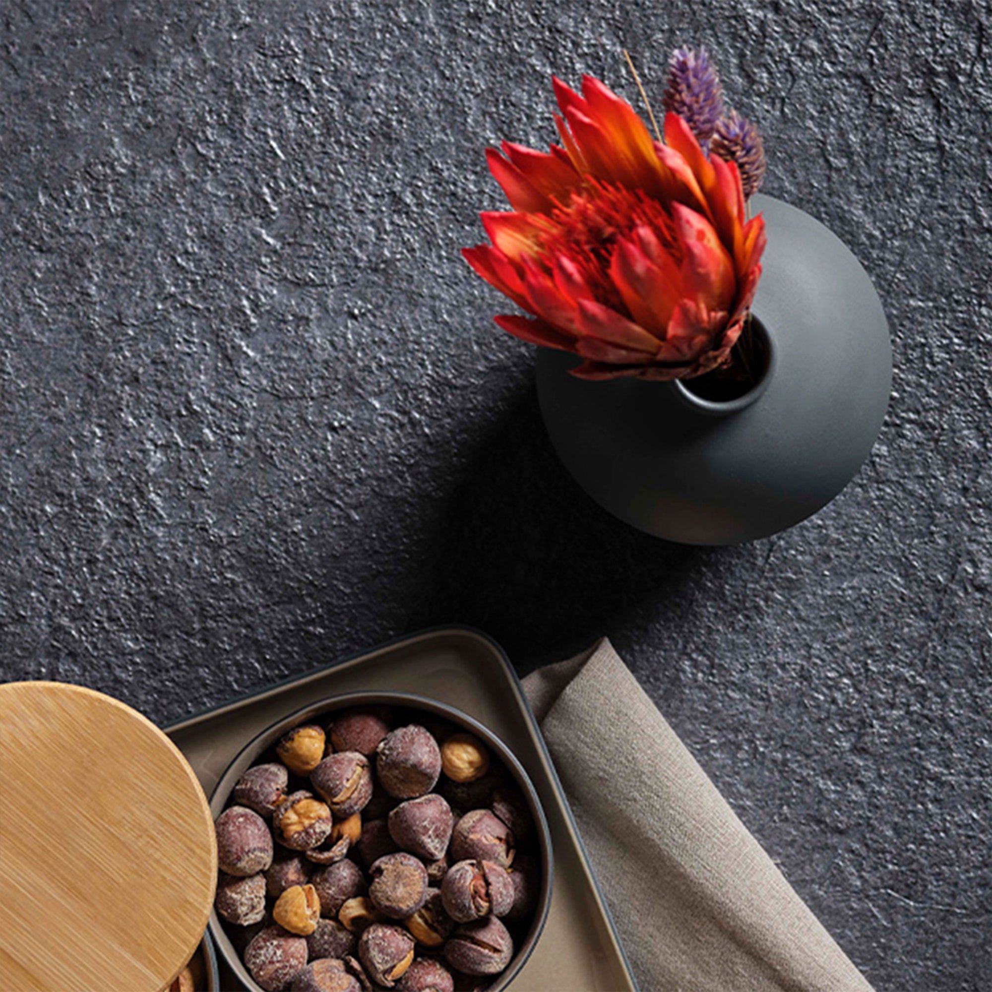 Handmade-Ball-Vase-Black-Porcelain-Sustainable-10cm-Contemporary-Flower-Vase-Home-Decoration-Lifestyle-ETUGENE