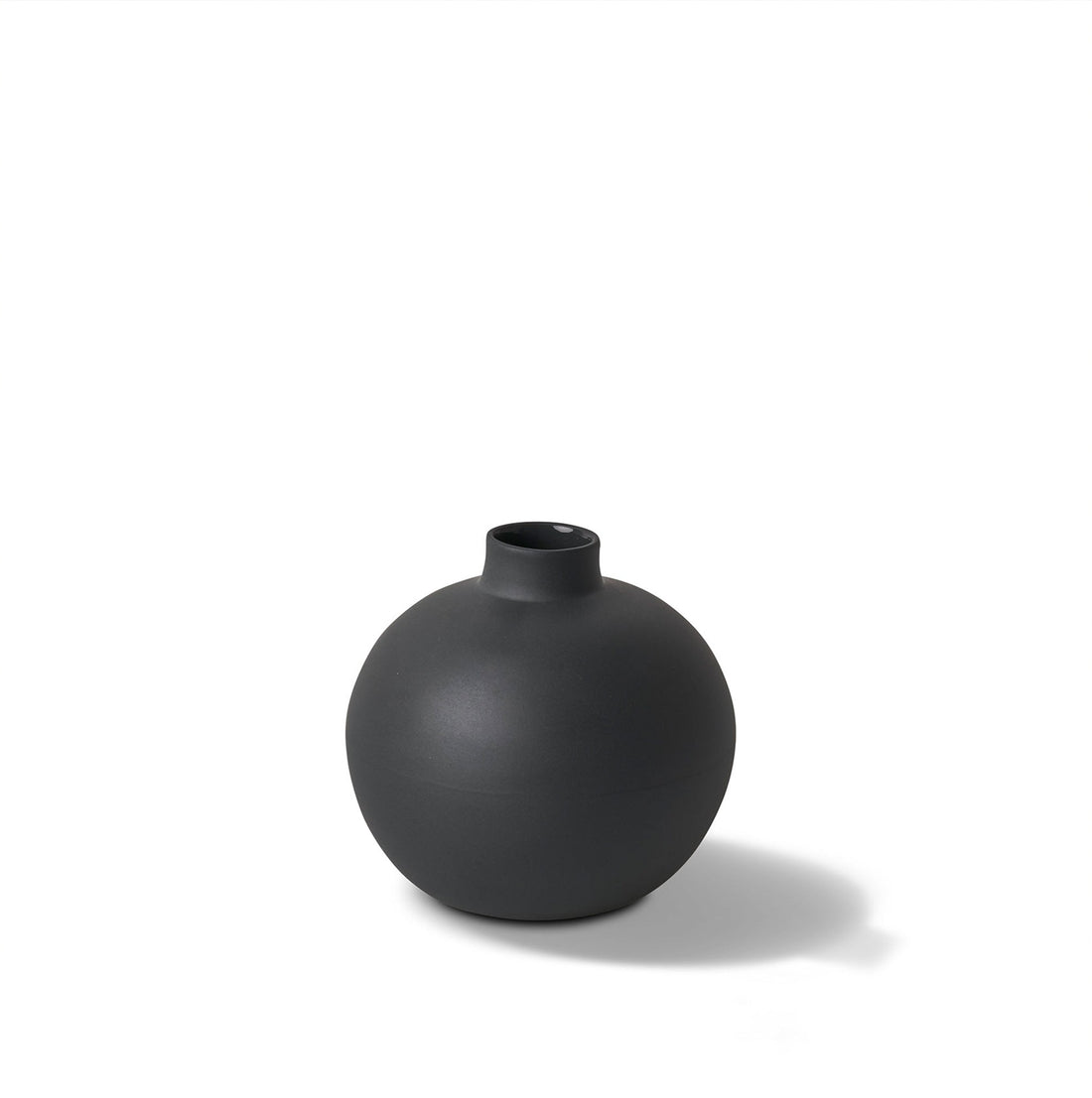 Handmade-Ball-Vase-Black-Porcelain-Sustainable-10cm-Home-Decoration-ETUGENE
