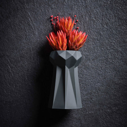 Handmade-Chess-Queen-Vase-Black-Porcelain-Sustainable-22.5cm-Flower-ETUGENE