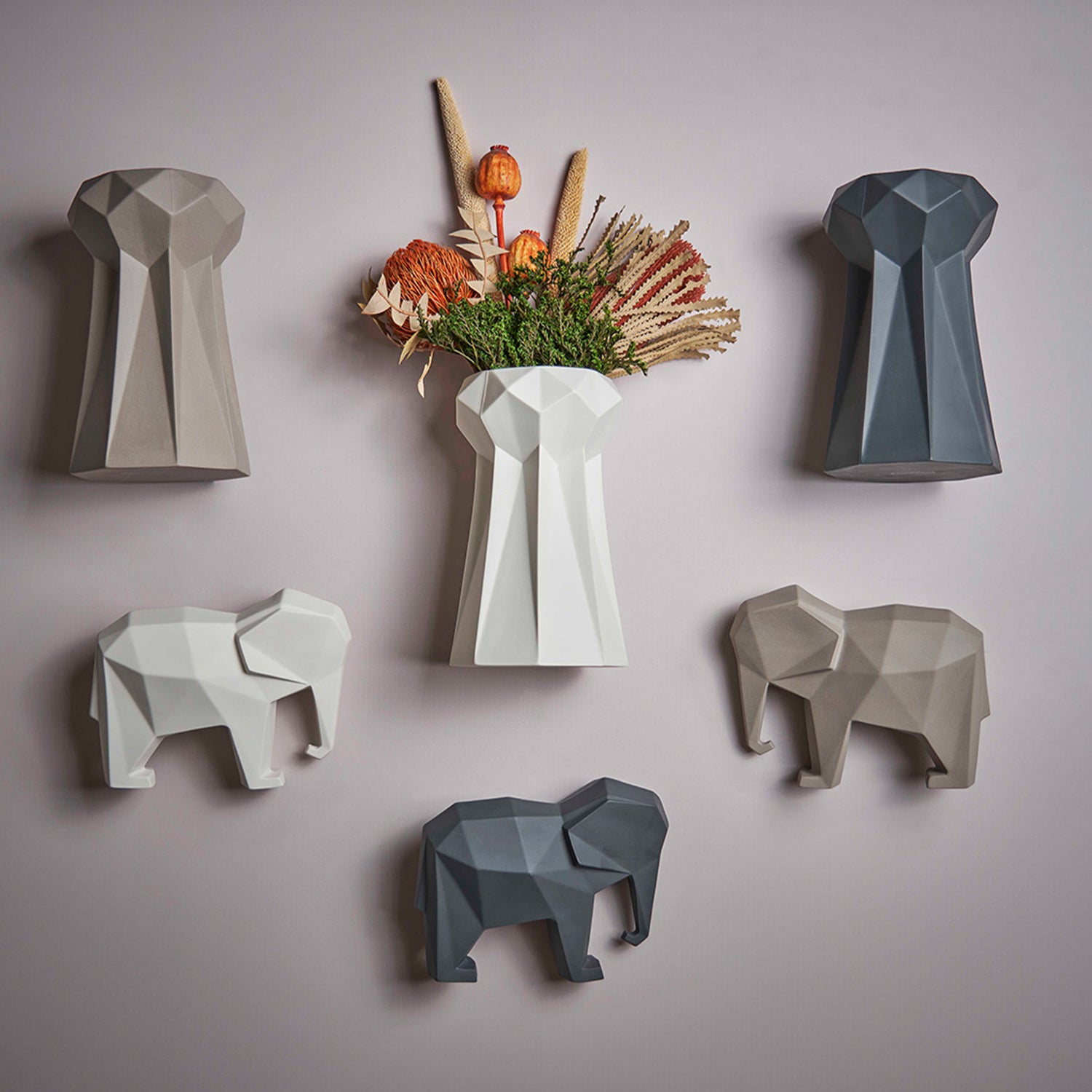 Handmade-Chess-Queen-Vase-Black-Porcelain-Sustainable-22.5cm-Set-ETUGENE