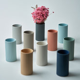 Handmade-Corinth-Short-Vase-Black-Porcelain-Sustainable-10.8cm-Set-ETUGENE
