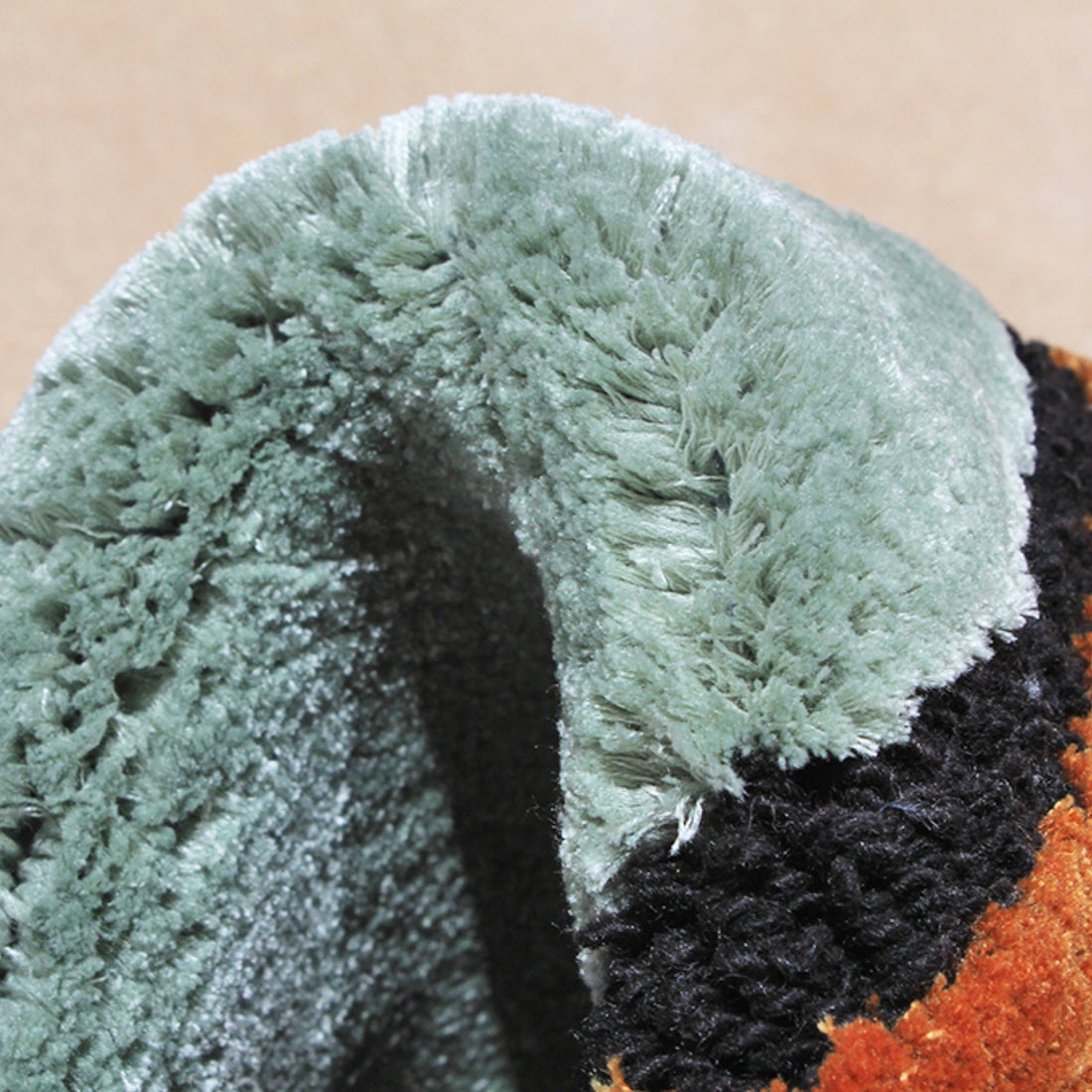 Handmade Wool Rug Tuft Weaving, Sustainable Contemporary Carpet, Leaf-Like Pattern, Irregular Shape, Custom Made On-Demand in Turkiye_ETUGENE_Eye-001-C-Tuft