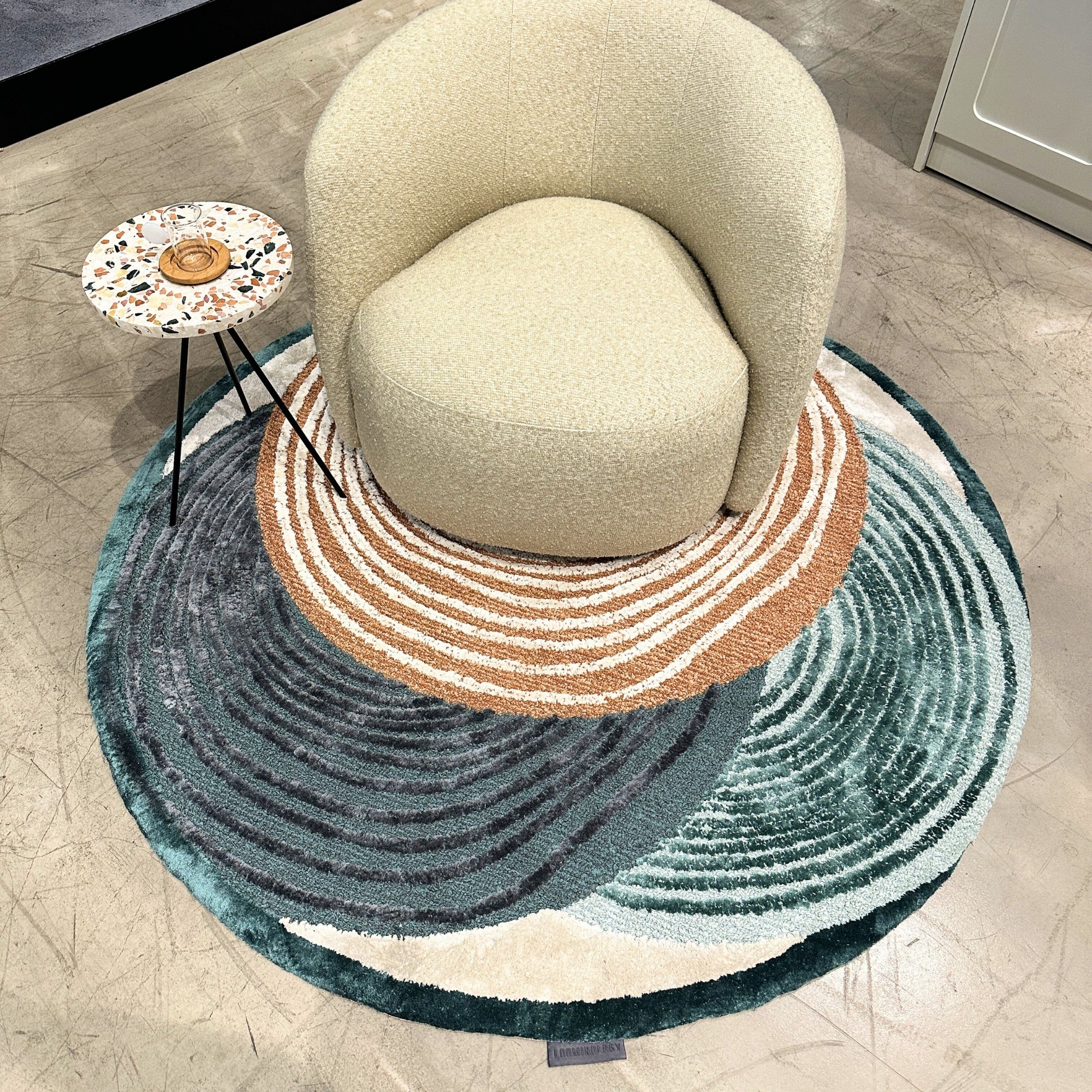 Handmade Wool Rug Tuft Weaving, Sustainable Contemporary Carpet, Three Rings, Round Shape, Custom Made On-Demand in Turkiye_ETUGENE_Helix-004-GX-Home