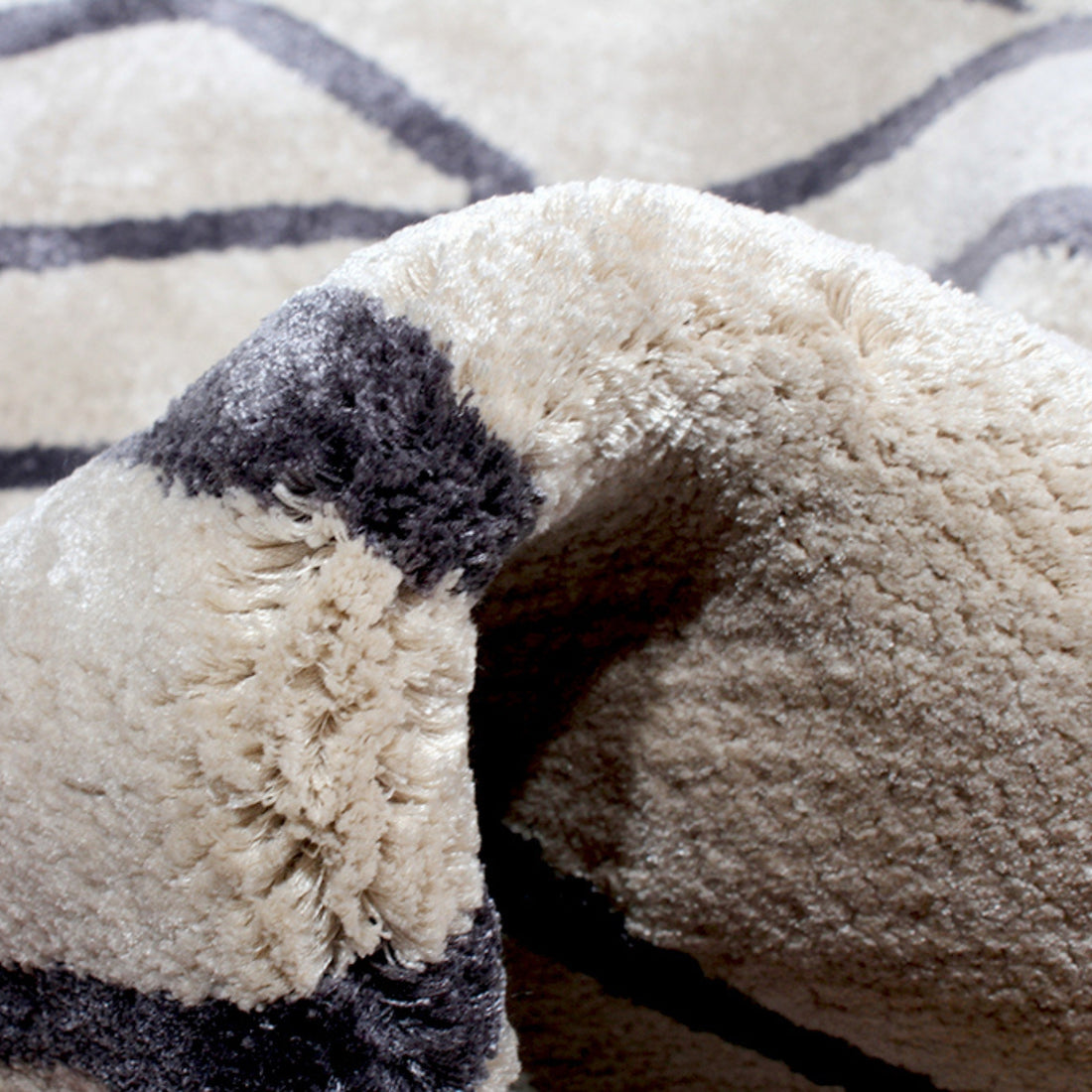 Handmade Wool Rug Tuft Weaving, Sustainable Contemporary Design Carpet, Black on White Colors, Rectangle, Custom Made On-Demand in Turkiye_ETUGENE_CAGE-005-A_Tuft