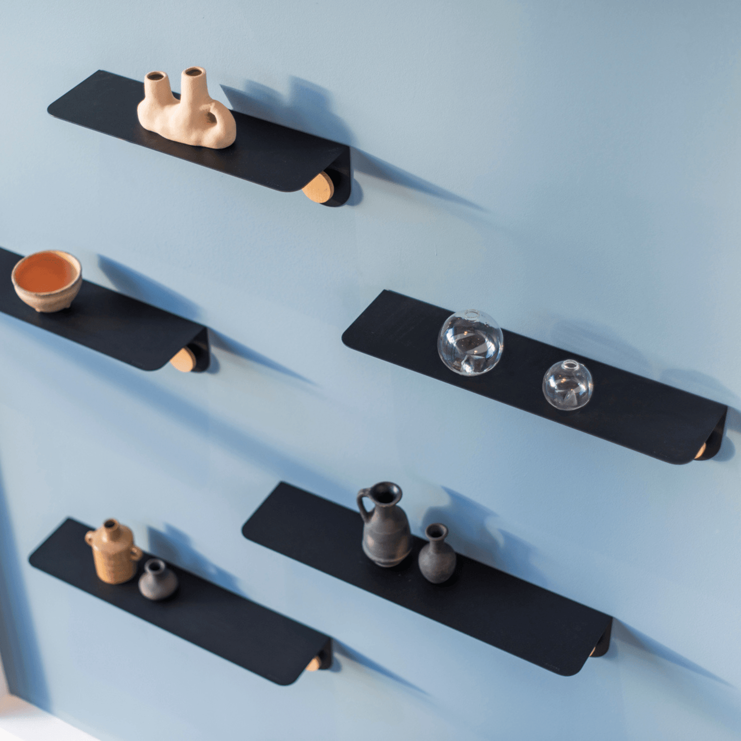 Hook-Wall-Shelf-Accessories-black-top-HomeFurniture-ETUGENE