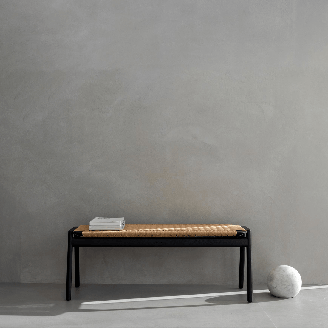 Klupa-Bench-lacquered-oak-natural-paper-120cm-lifestyle-HomeFurniture-ETUGENE