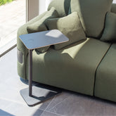 Loop-Side-Table-Linoleum-nero-Steel-Black-Details-ETUGENE