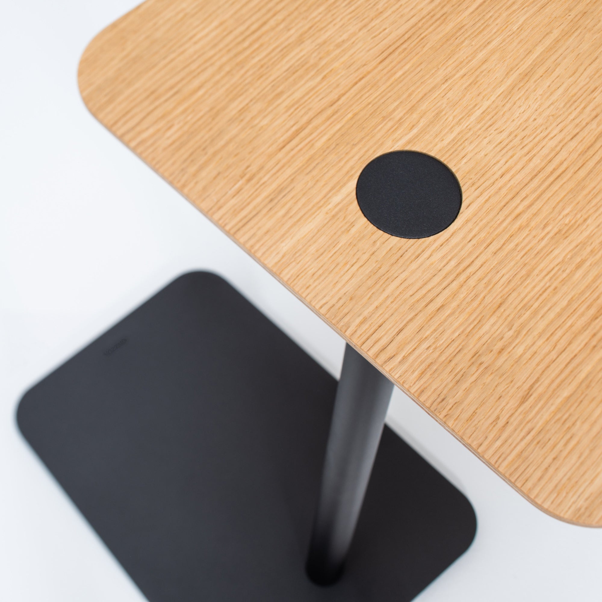 Loop-Side-Table-Veneer-Oak-Natural-Steel-Black-TopView-ETUGENE