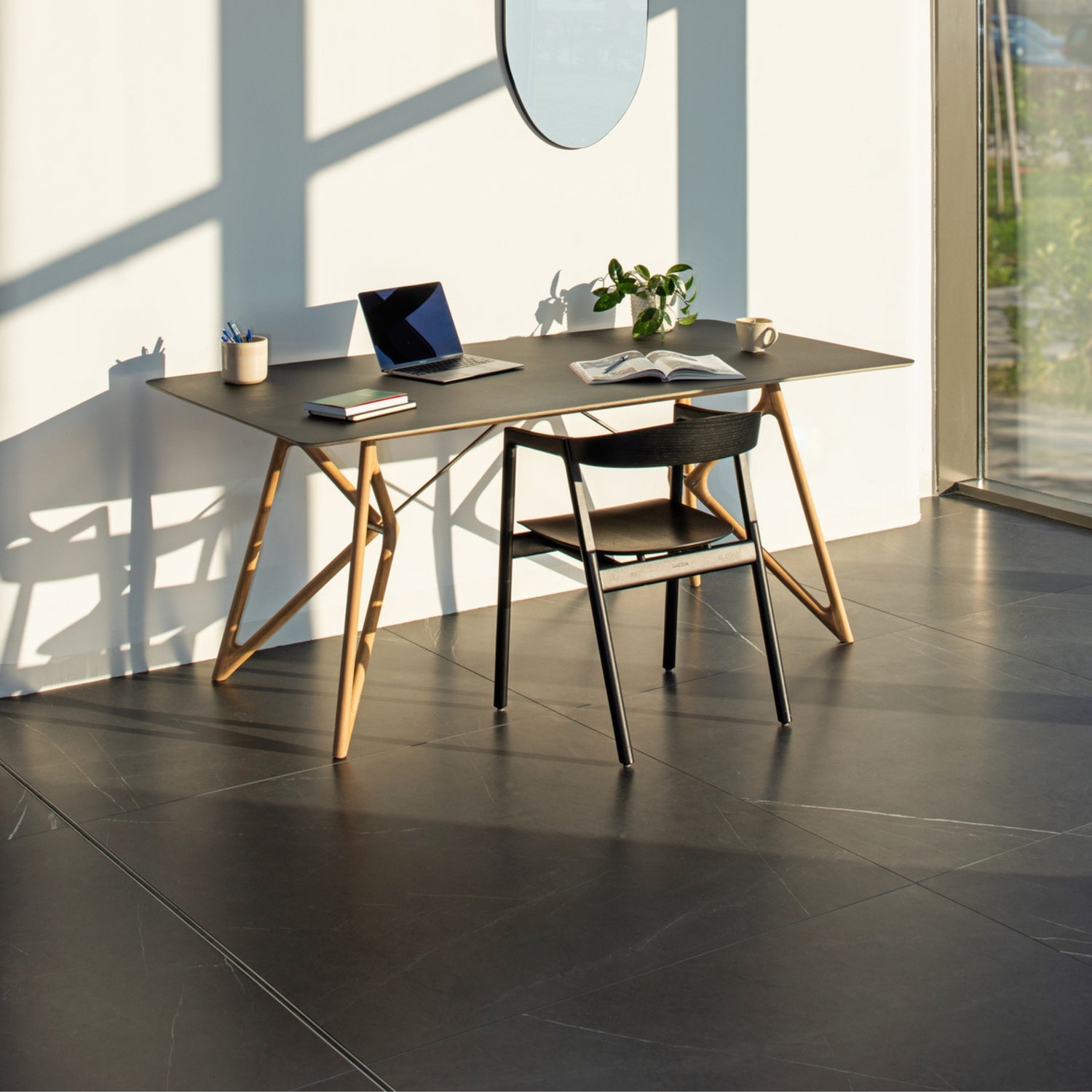 Muna-Chair-SolidOak-Black-Lacquered-Desk-DiningRoom-HomeFurniture-ETUGENE