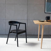 Muna-Chair-SolidOak-Black-Lacquered-Style-DiningRoom-HomeFurniture-ETUGENE