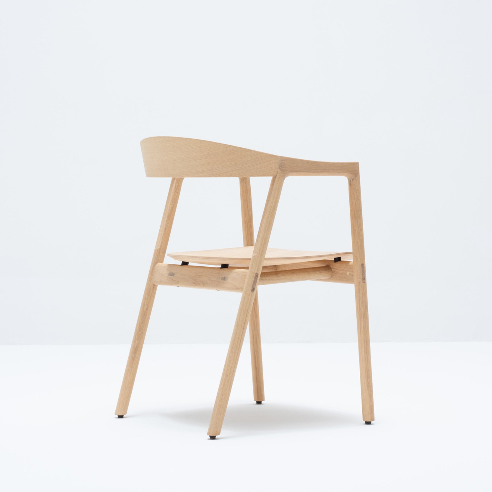 Muna-Chair-SolidOak-WhiteOil-Back-DiningRoom-HomeFurniture-ETUGENE