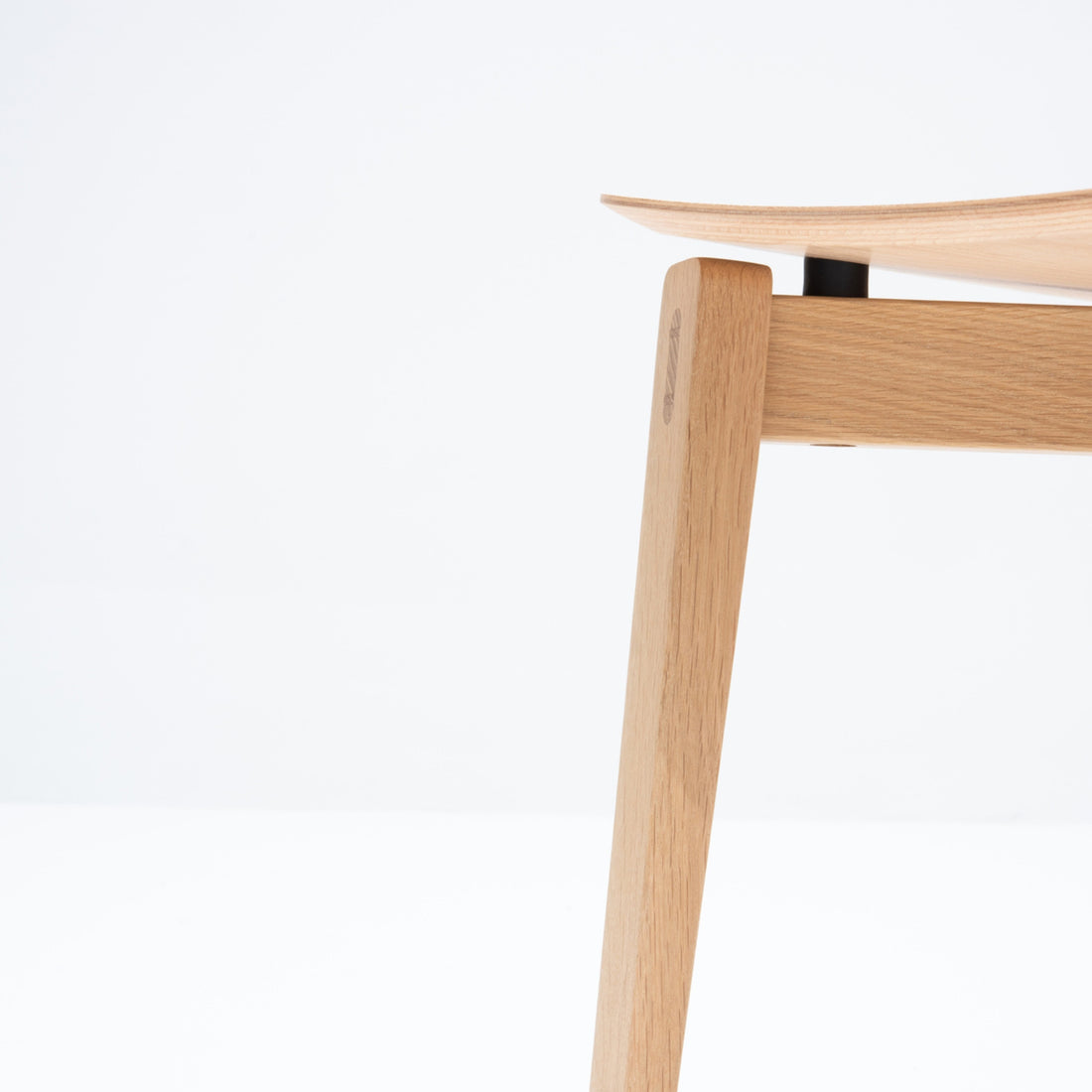 Nora-Chair-oak-white-oiled-details-DiningRoom-HomeFurniture-ETUGENE