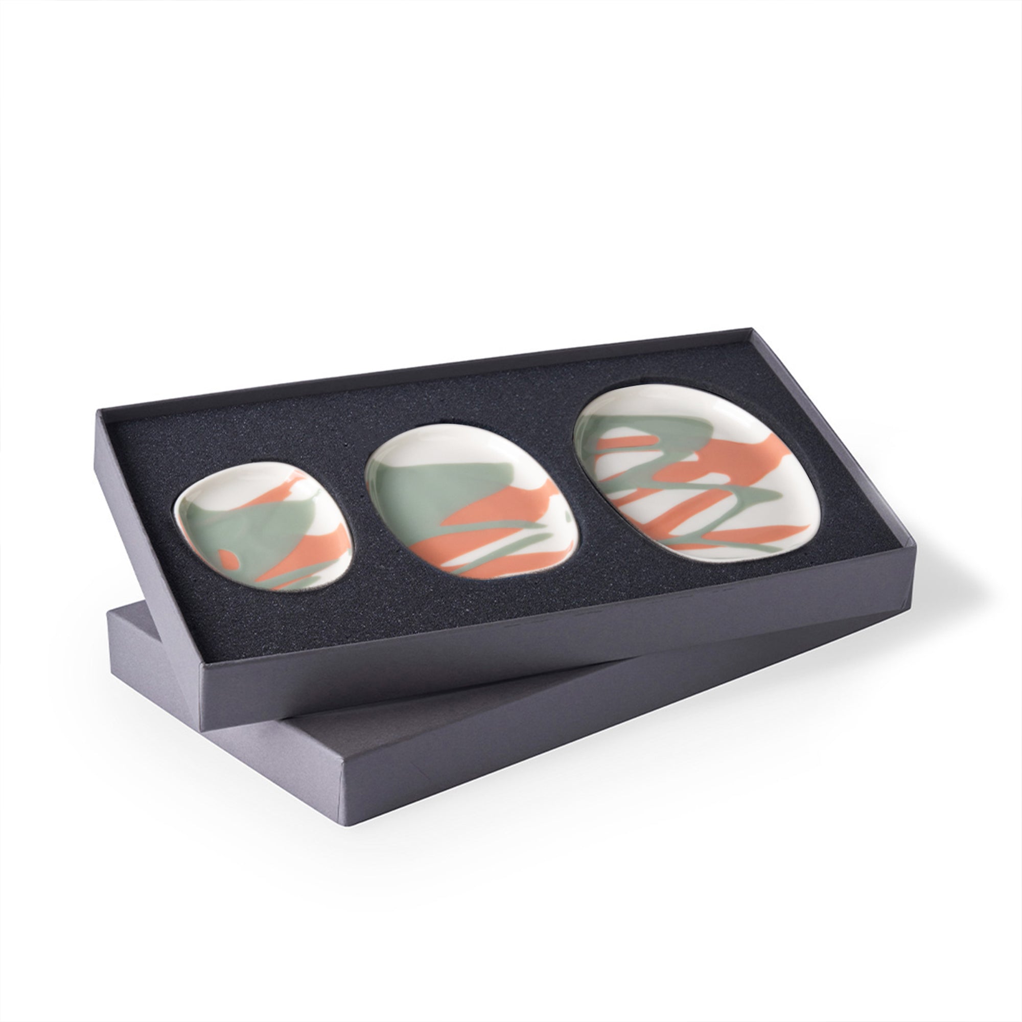 Pebble-Plate-Colour-Wave-Set-Of-3-Porcelain-Handmade-ETUGENE