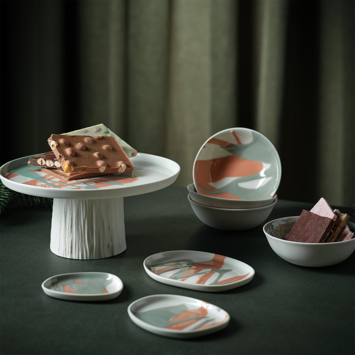 Round-Small-Bowl-Set-Of-4-Wave--Porcelain-Handmade-Lifestyle-ETUGENE