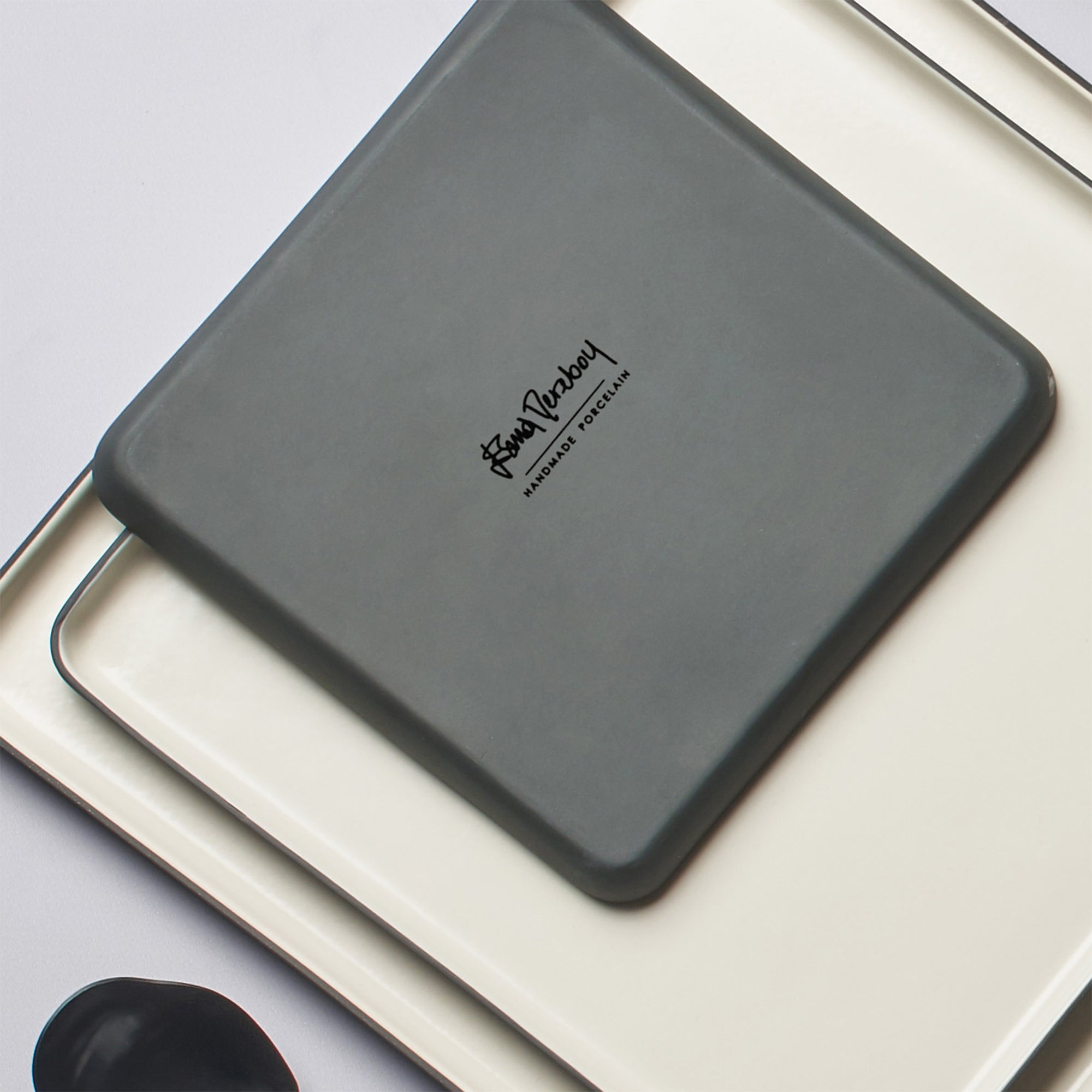 Square-Plate-Dinner-Set-5-Pieces-Black-Ivory-Porcelain-Handmade-Back-ETUGENE