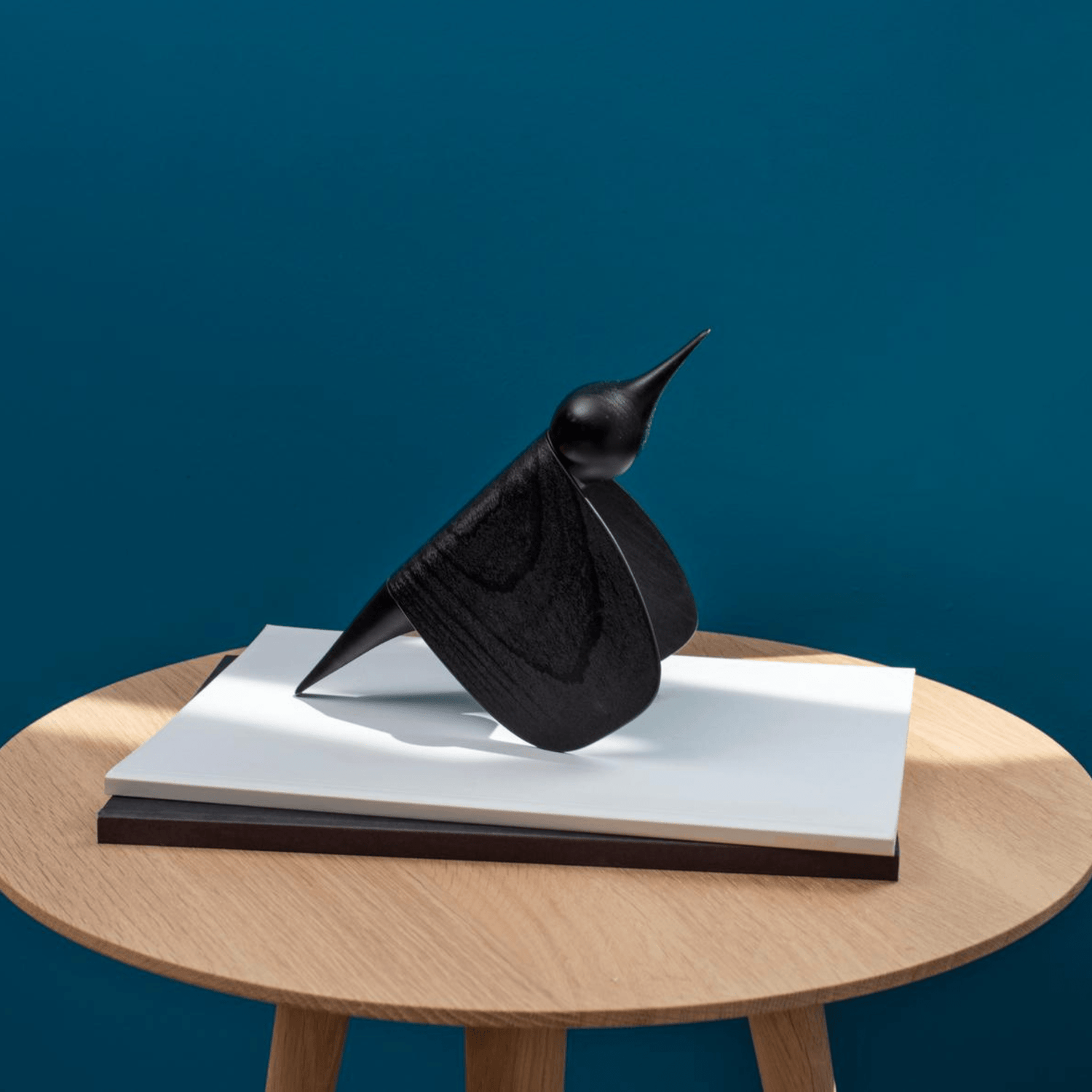 Tika-Lacquered-Oak-black-Accessories-zoom-HomeFurniture-ETUGENE