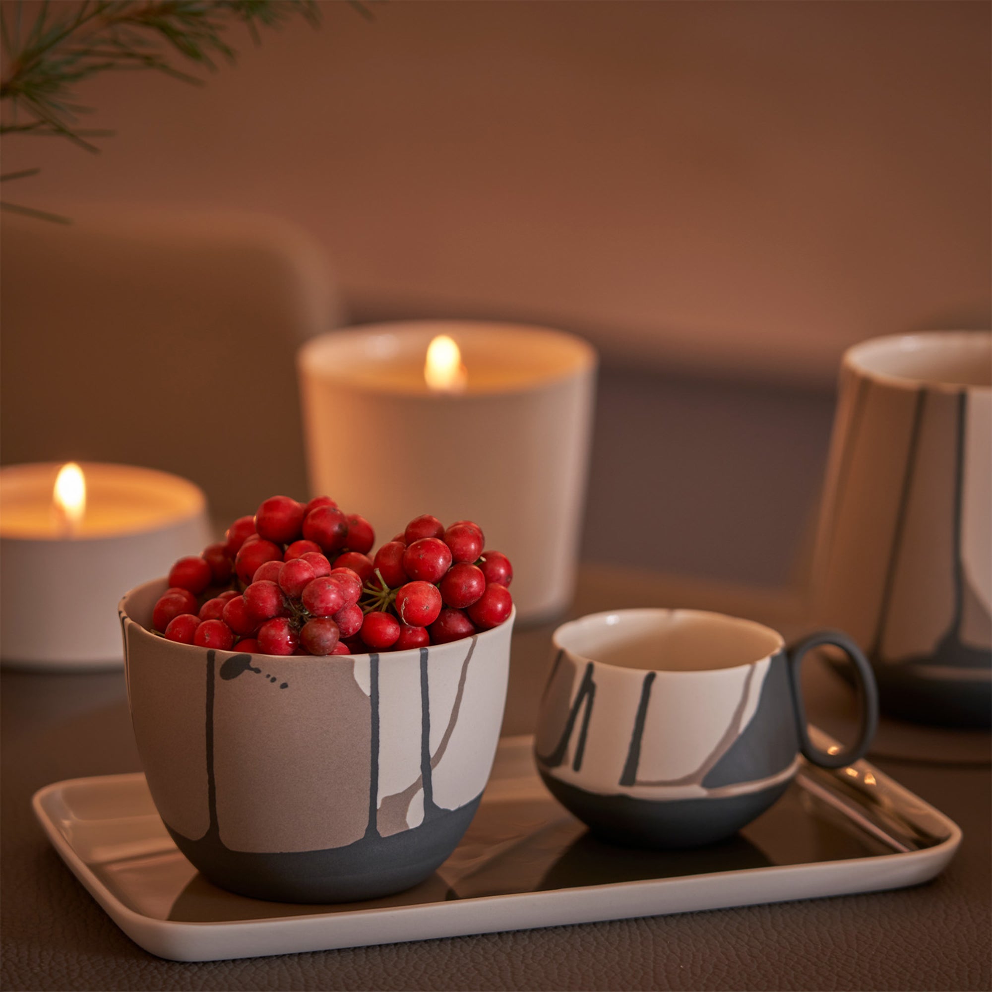 Tube-Espresso-Cup-with-Saucer-Set-Of-2-Colour-Wave-Black-Porcelain-Handmade-Lifestyle-ETUGENE